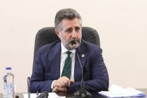 Bayraklı Belediye Başkanı Serdar Sandal, Adalet Mahallesi'nde&nbsp;Elektrik İletim A.Ş. (TEİAŞ)
