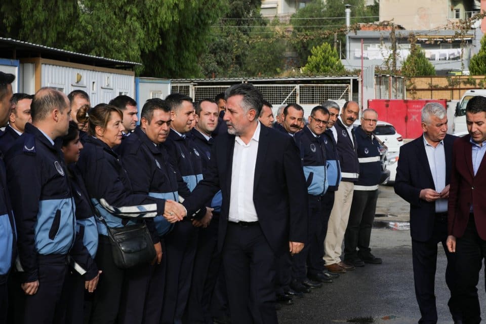 Bayraklı Belediye Başkanı Serdar Sandal, kent i&ccedil;i disiplini sağlamak i&ccedil;in