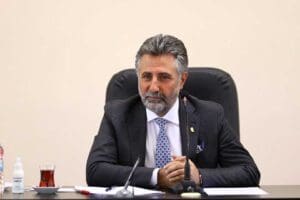 Kentsel d&ouml;n&uuml;ş&uuml;m s&uuml;recinde konunun taraflarıyla toplantılar yaparak fikir alışverişinde bulunan