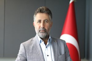 Bayraklı Belediye Başkanı sayın Serdar Sandal ile makamında bir araya