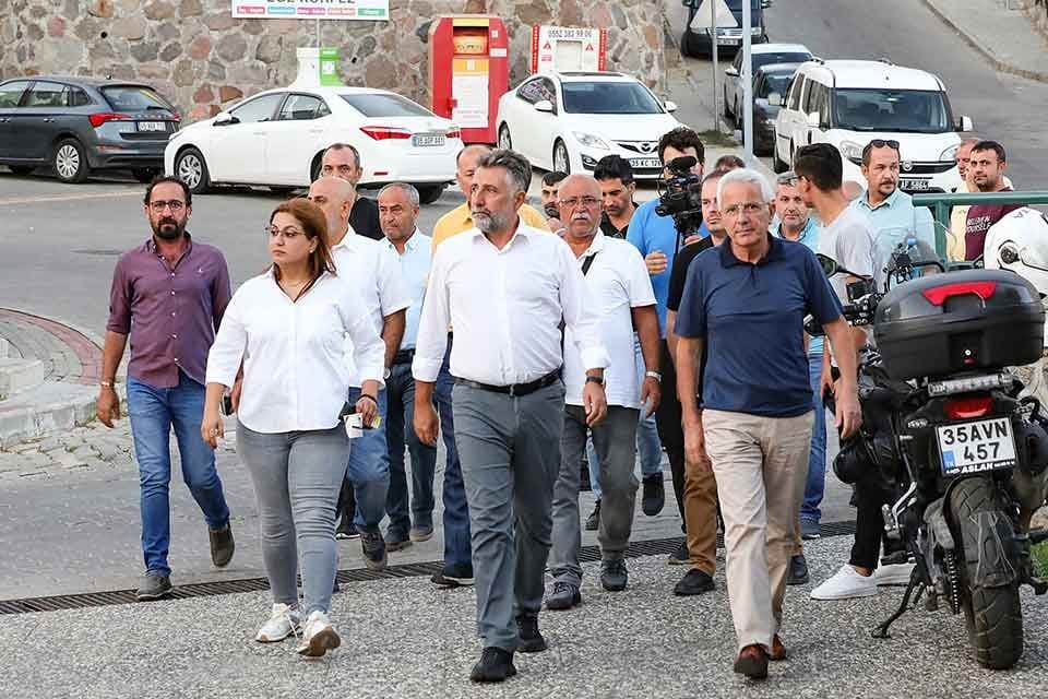 Bayraklı Belediye Başkanı Serdar Sandal, belediye &ccedil;alışmalarını yerinde incelemek, il&ccedil;e