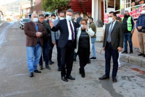 Bayraklı Belediye Başkanı Serdar Sandal, yaşanan sel felaketinden etkilenen Doğan&ccedil;ay