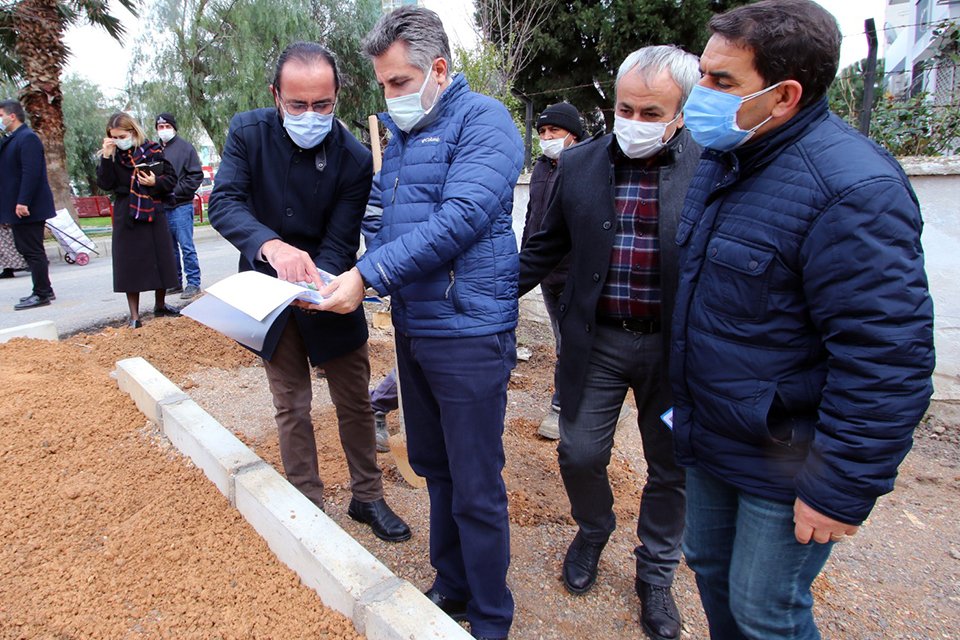 Bayraklı Belediye Başkanı Serdar Sandal, ilçede yapımı süren ve başlayacak