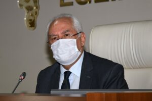 Karabağlar Belediye Başkanı Muhittin Selvitopu, tamamının İzmir Demokrasi Üniversitesi'ne ayrılmasını