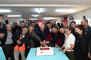 Karabağlar Belediye Başkanı Muhittin Selvitopu, yılın son g&uuml;n&uuml; Karabağlar Belediyesi