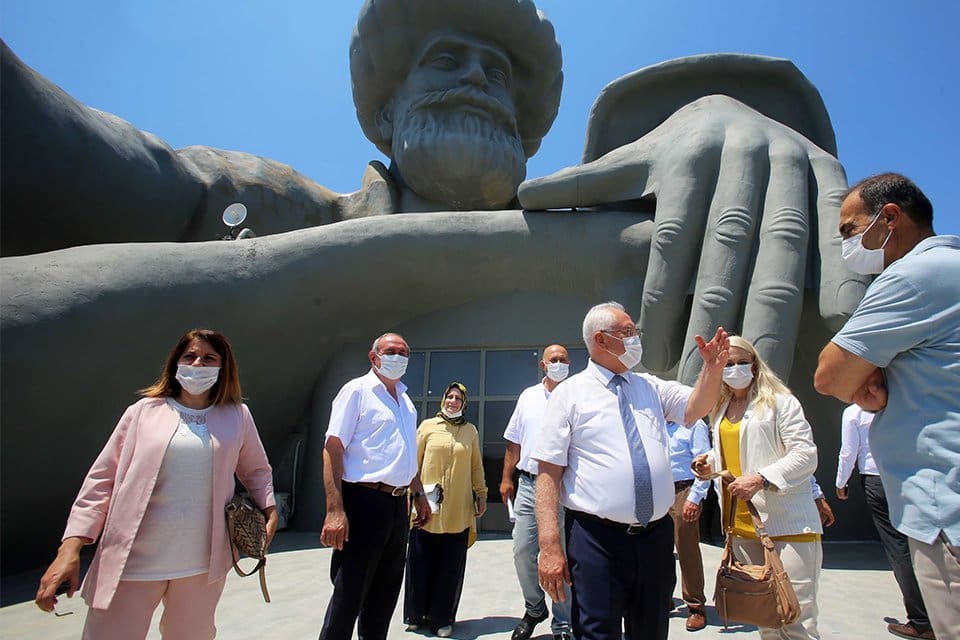 Karabağlar Belediye Meclisi&rsquo;nde grubu bulunan siyasi parti temsilcileri, Karabağlar Belediyesi&rsquo;nin