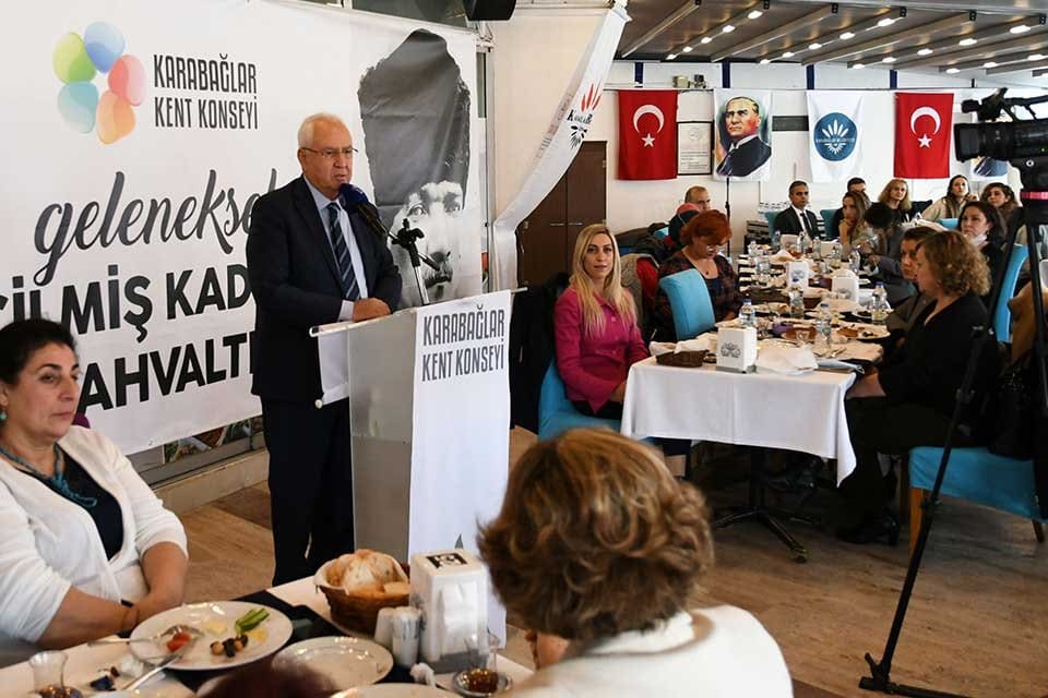 T&uuml;rk kadınına se&ccedil;me ve se&ccedil;ilme hakkı verilmesinin 87. yılı, Karabağlar&rsquo;da