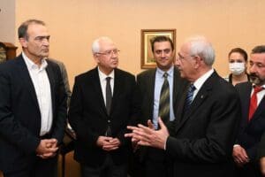 CHP Genel Başkanı ge&ccedil;en ay Karabağlar Belediyesi'nin vizyon projelerini hizmete