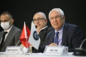 &nbsp; &Ccedil;evre ve Şehircilik Bakanlığı'nın 1/25000'lik planlarını onayladığı Osman Aks&uuml;ner,