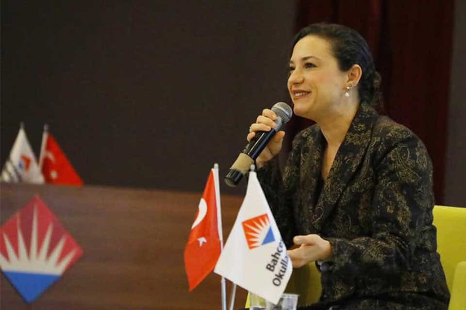 Efes Sel&ccedil;uk Belediye Başkanı Filiz Ceritoğlu Sengel Bah&ccedil;eşehir Koleji tarafından