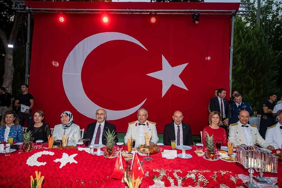 İzmir'de 30 Ağustos Zafer Bayramı'nın 100'&uuml;nc&uuml; yıl d&ouml;n&uuml;m&uuml; nedeniyle Vali