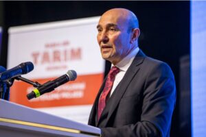 Büyükşehir Belediye Başkanı Soyer, kentteki yapı stokunun envanterini çıkartmak için