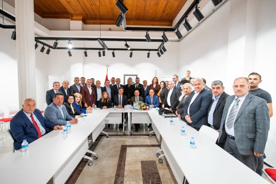 İzmir Büyükşehir Belediye Başkanı Tunç Soyer, Anadolu Birliği Derneği’nin temsilcilerini