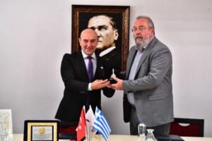 İzmir B&uuml;y&uuml;kşehir Belediye Başkanı Tun&ccedil; Soyer, Yunanistan&rsquo;ın Attika b&ouml;lgesindeki Vyronas&rsquo;ın