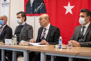 İzmir Büyükşehir Belediye Başkanı Tunç Soyer Bakırçay Havzası turunun ikinci