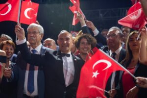 İzmir'in kurtuluşunun 100. yıld&ouml;n&uuml;m&uuml; kapsamında İzmir B&uuml;y&uuml;kşehir Belediyesi'nin d&uuml;zenlediği 9