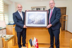 İzmir Büyükşehir Belediye Başkanı Tunç Soyer, Belçika Büyükelçisi Paul Huynen