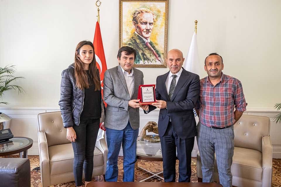 İzmir B&uuml;y&uuml;kşehir Belediye Başkanı Tun&ccedil; Soyer mesleki zorluklara karşı m&uuml;cadele