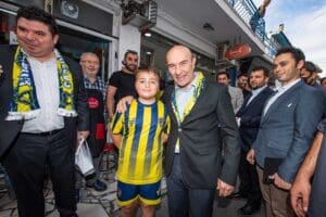 İzmir B&uuml;y&uuml;kşehir Belediye Başkanı Tun&ccedil; Soyer,&nbsp; Bucaspor Taraftarlar Derneği &uuml;yeleriyle