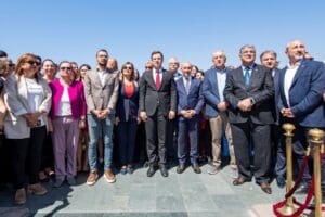 İzmir B&uuml;y&uuml;kşehir Belediye Başkanı Tun&ccedil; Soyer, CHP İzmir İl Başkanlığı
