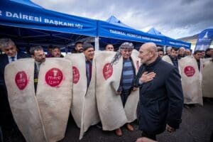 İzmir B&uuml;y&uuml;kşehir Belediye Başkanı Tun&ccedil; Soyer, Menemen ve &ccedil;evresindeki hayvancılığın