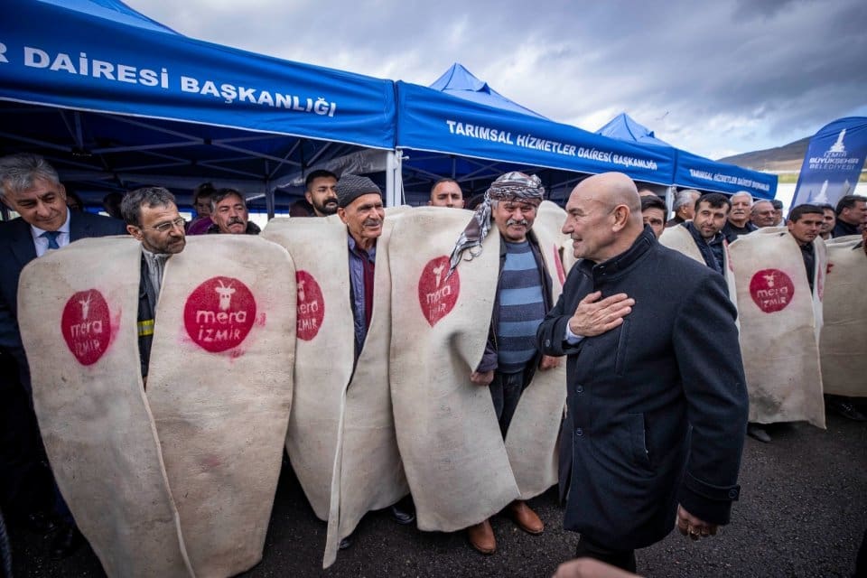 İzmir B&uuml;y&uuml;kşehir Belediye Başkanı Tun&ccedil; Soyer, Menemen ve &ccedil;evresindeki hayvancılığın