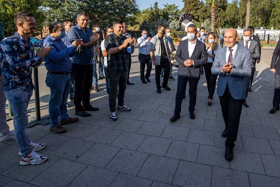 İzmir B&uuml;y&uuml;kşehir Belediyesi şirketi Grand Plaza'da &ouml;rg&uuml;tl&uuml; bulunan Toleyis, Tek
