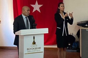 İzmir B&uuml;y&uuml;kşehir Belediye Başkanı Tun&ccedil; Soyer, İzmir İktisat Kongresi&rsquo;nin 99&rsquo;uncu