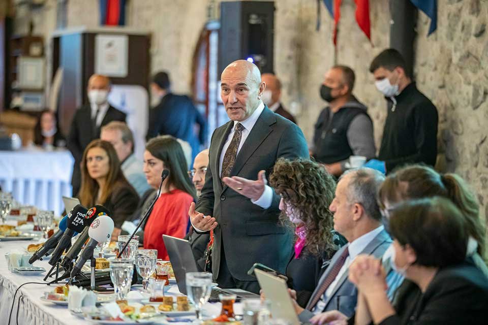 İzmir Büyükşehir Belediye Başkanı Tunç Soyer, geride bırakmaya hazırlandığımız 2021