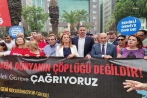 İzmir B&uuml;y&uuml;kşehir Belediyesi İzmirlilerin tek y&uuml;rek halinde karşı &ccedil;ıktığı asbestli