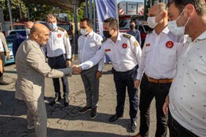 İzmir Büyükşehir Belediye Başkanı Tunç Soyer, Antalya ve Muğla’daki yangın