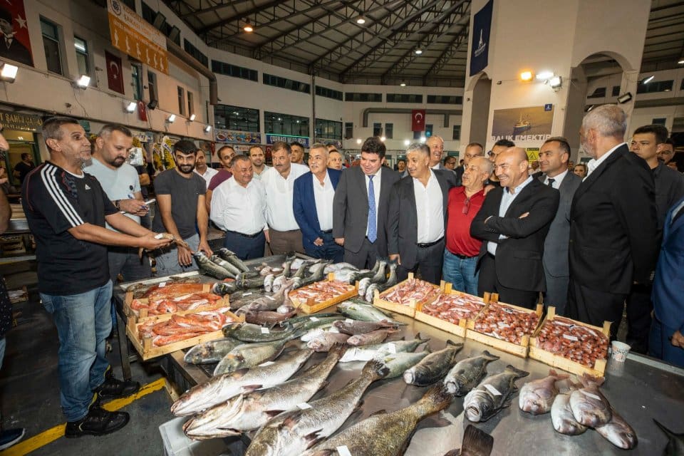 İzmir B&uuml;y&uuml;kşehir Belediye Başkanı Tun&ccedil; Soyer av yasağının sona ermesi
