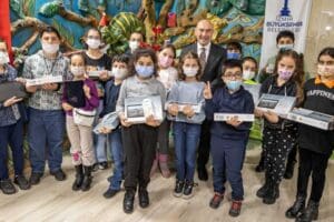 İzmir B&uuml;y&uuml;kşehir Belediyesi, eğitimde fırsat eşitliği y&ouml;n&uuml;nde bir adım daha