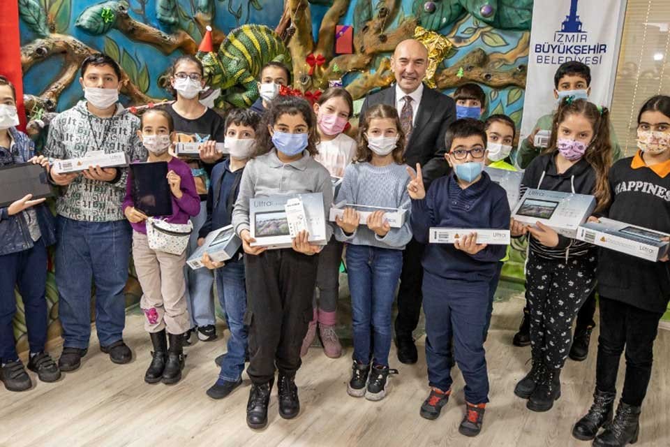İzmir B&uuml;y&uuml;kşehir Belediyesi, eğitimde fırsat eşitliği y&ouml;n&uuml;nde bir adım daha