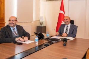 BASİFED'in genişletilmiş y&ouml;netim kurulu toplantısına katılan İzmir B&uuml;y&uuml;kşehir Belediye Başkanı