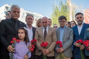 30 Ekim depreminde hayatını kaybeden 117 kişi İzmir&rsquo;de t&ouml;renle anıldı.