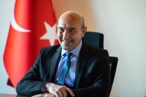 İzmir B&uuml;y&uuml;kşehir Belediye Başkanı Tun&ccedil; Soyer, Birleşmiş Kentler ve Yerel