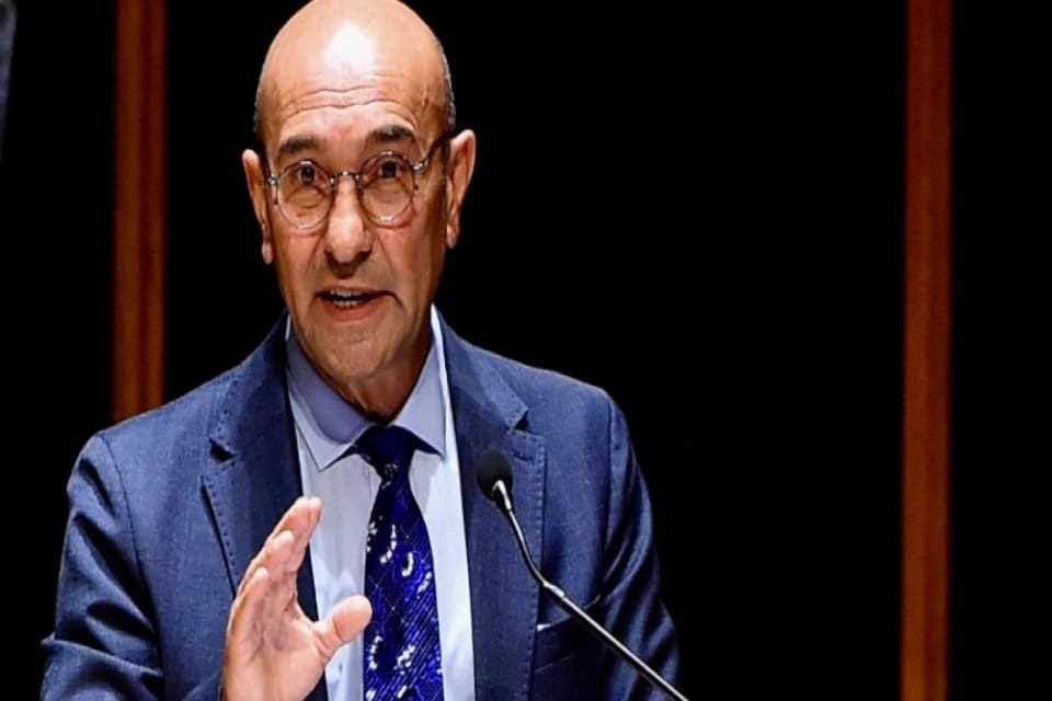 Bir televizyon programına katılan İzmir B&uuml;y&uuml;kşehir Belediye Başkanı Tun&ccedil; Soyer,