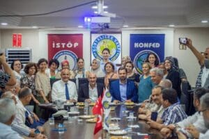 İzmir B&uuml;y&uuml;kşehir Belediye Başkanı Tun&ccedil; Soyer, Konyalılar K&uuml;lt&uuml;r ve Yardımlaşma