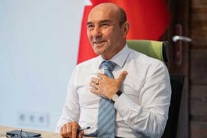 İzmir B&uuml;y&uuml;kşehir Belediye Başkanı Tun&ccedil; Soyer Kurban Bayramı i&ccedil;in kutlama