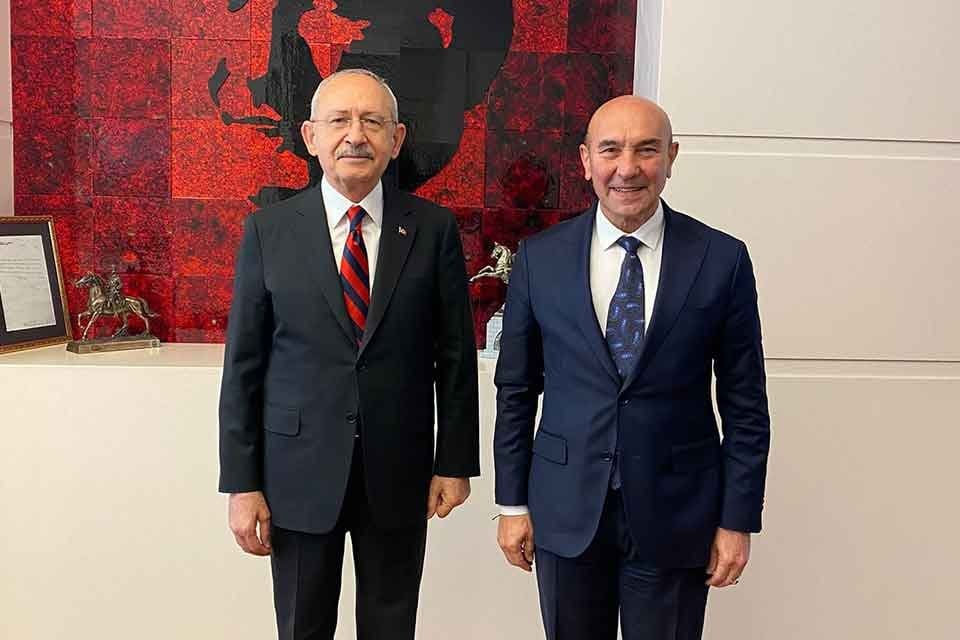 Cumhuriyet Halk Partisi (CHP) Genel Başkanı Kemal Kılı&ccedil;daroğlu'nu Ankara'da makamında