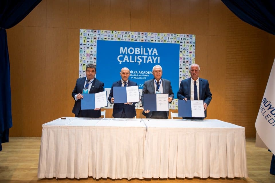 İzmirli mobilyacılar, sorunlarının &ccedil;&ouml;z&uuml;m&uuml; ve sekt&ouml;r&uuml;n gelişimi i&ccedil;in Mobilya &Ccedil;alıştayı&rsquo;nda