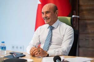 İzmir B&uuml;y&uuml;kşehir Belediye Başkanı Tun&ccedil; Soyer, Marmara Denizi'ni tehdit eden