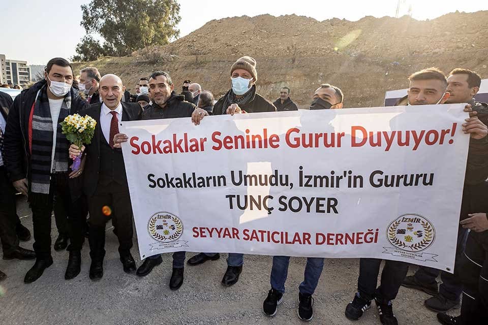 İzmir B&uuml;y&uuml;kşehir Belediye Başkanı Tun&ccedil; Soyer, ge&ccedil;tiğimiz g&uuml;nlerde hem Erzincan