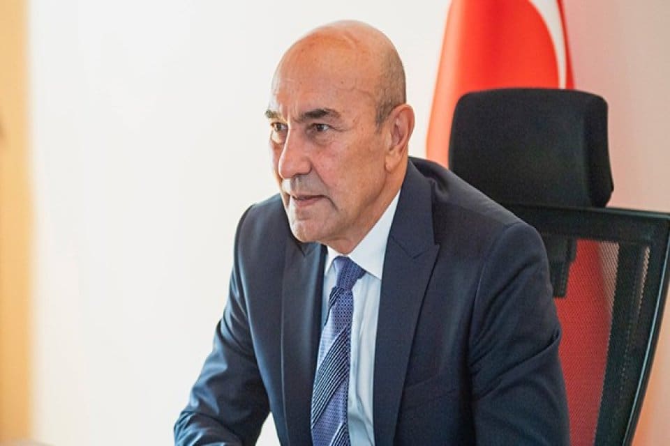 İzmir B&uuml;y&uuml;kşehir Belediye Başkanı Tun&ccedil; Soyer SMA hastalarının tedavilerine destek