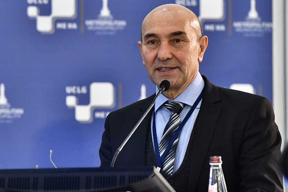 Başkan Soyer, 'Tekne Bakım Malzemeleri Desteği' kapsamında k&uuml;&ccedil;&uuml;k balık&ccedil;ılara destek