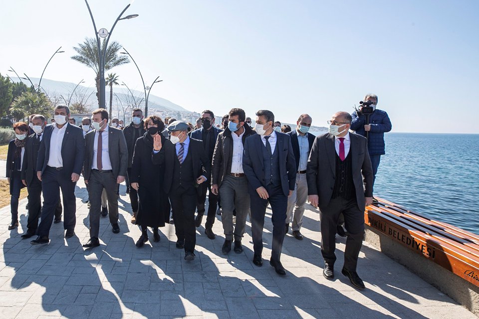 Bakırçay Havzası turu kapsamında Dikili’de bulunan İzmir Büyükşehir Belediye Başkanı