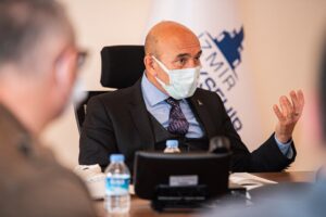 İzmir’de yaşayan Balkan göçmenlerinin oluşturduğu sivil toplum kuruluşlarının temsilcileri İzmir