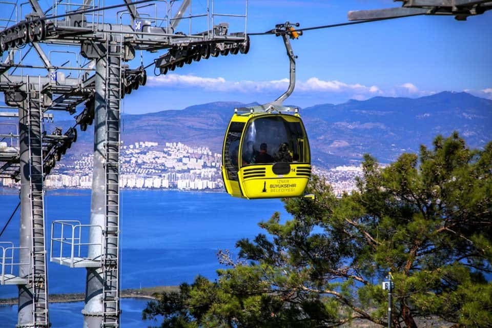 Başkan Soyer, teleferik tesislerinin aşırı sıcaklardan dolayı oluşabilecek bir yangına
