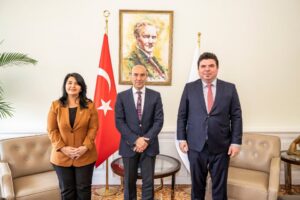 Buca Belediye Başkanı Erhan Kılı&ccedil;, il&ccedil;eye verdiği desteklerden dolayı İzmir